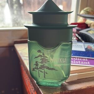 Haiku Green Dining Vessel with Pagoda Lid